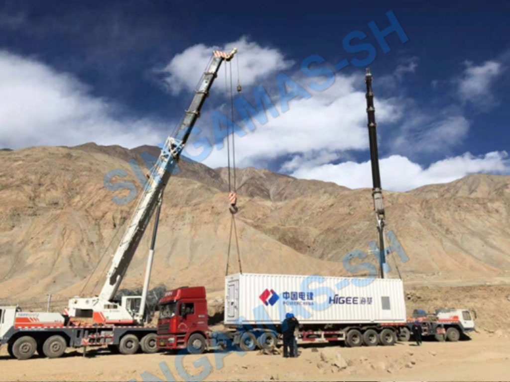 新疆荣和风光柴储配电网项目，海拔3800米